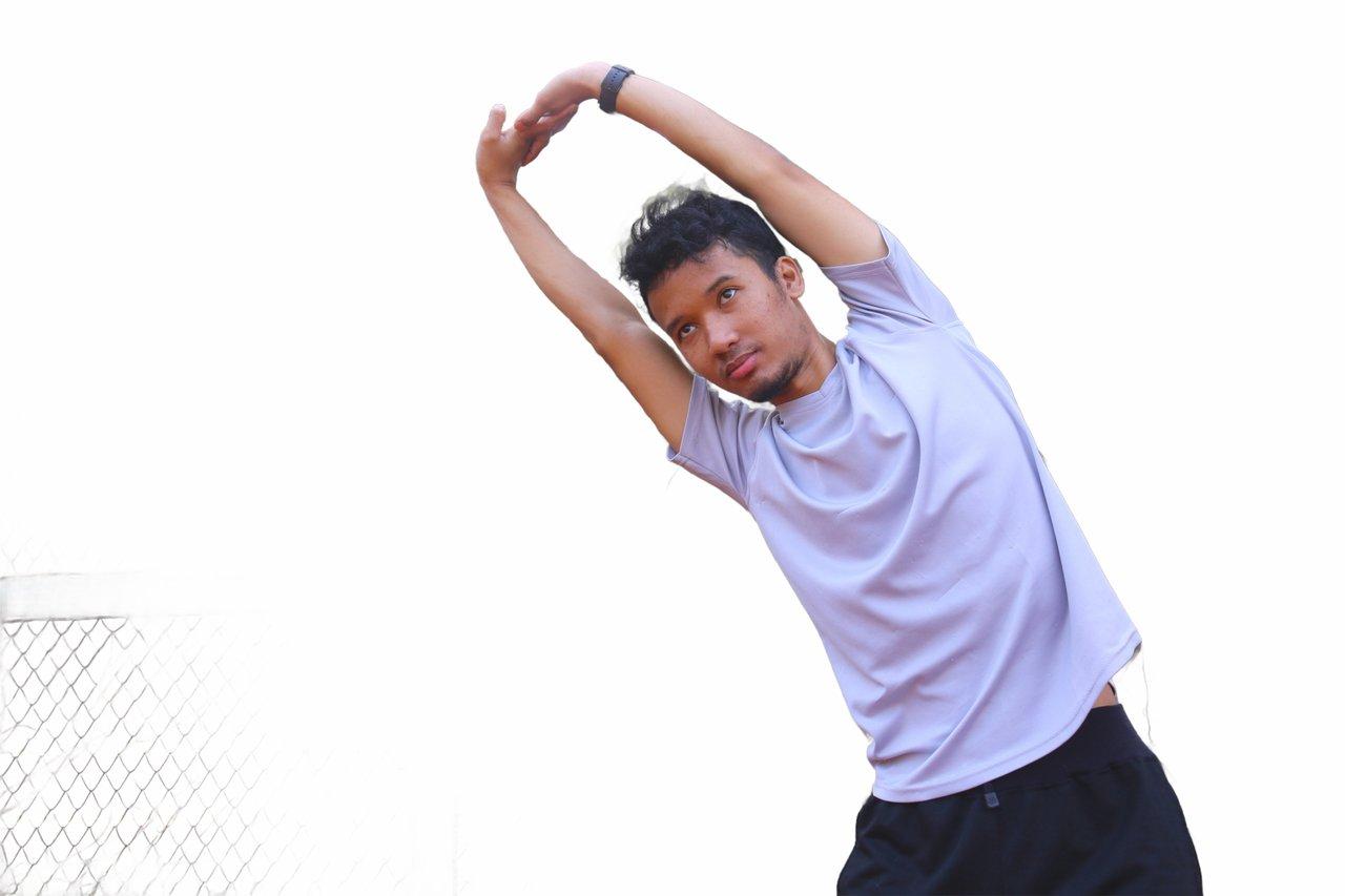 Adapter son échauffement pour protéger ses articulations en salle de fitness