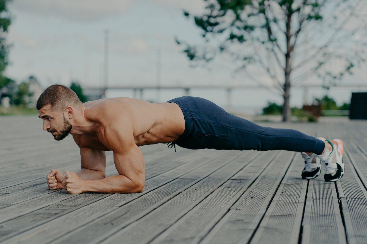Défi 15 minutes gainage dynamique : renforcer efficacement sa ceinture abdominale et stabiliser le corps