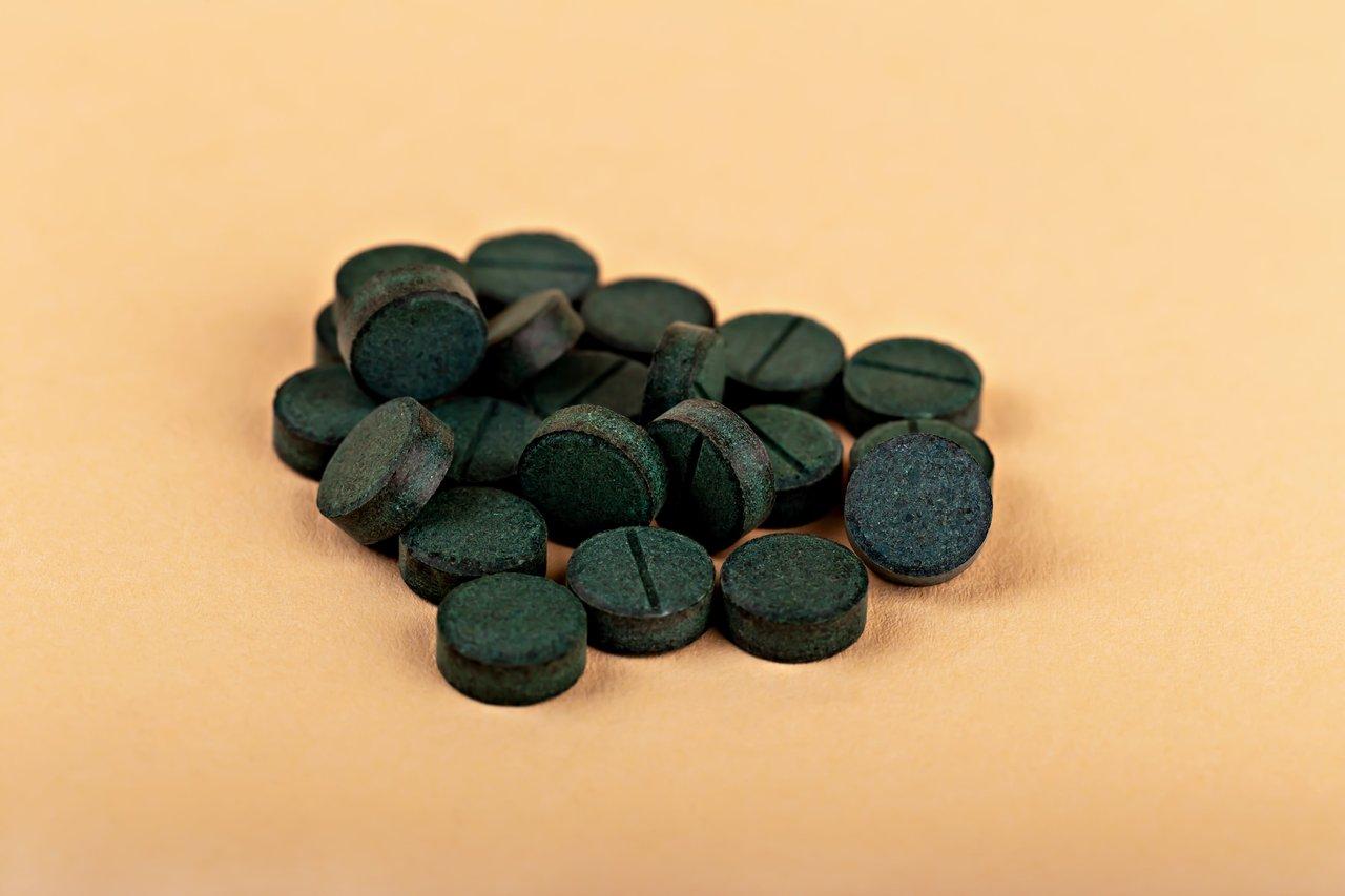 Dosage spiruline bio 500mg : booster l’énergie des débutants sportifs efficacement