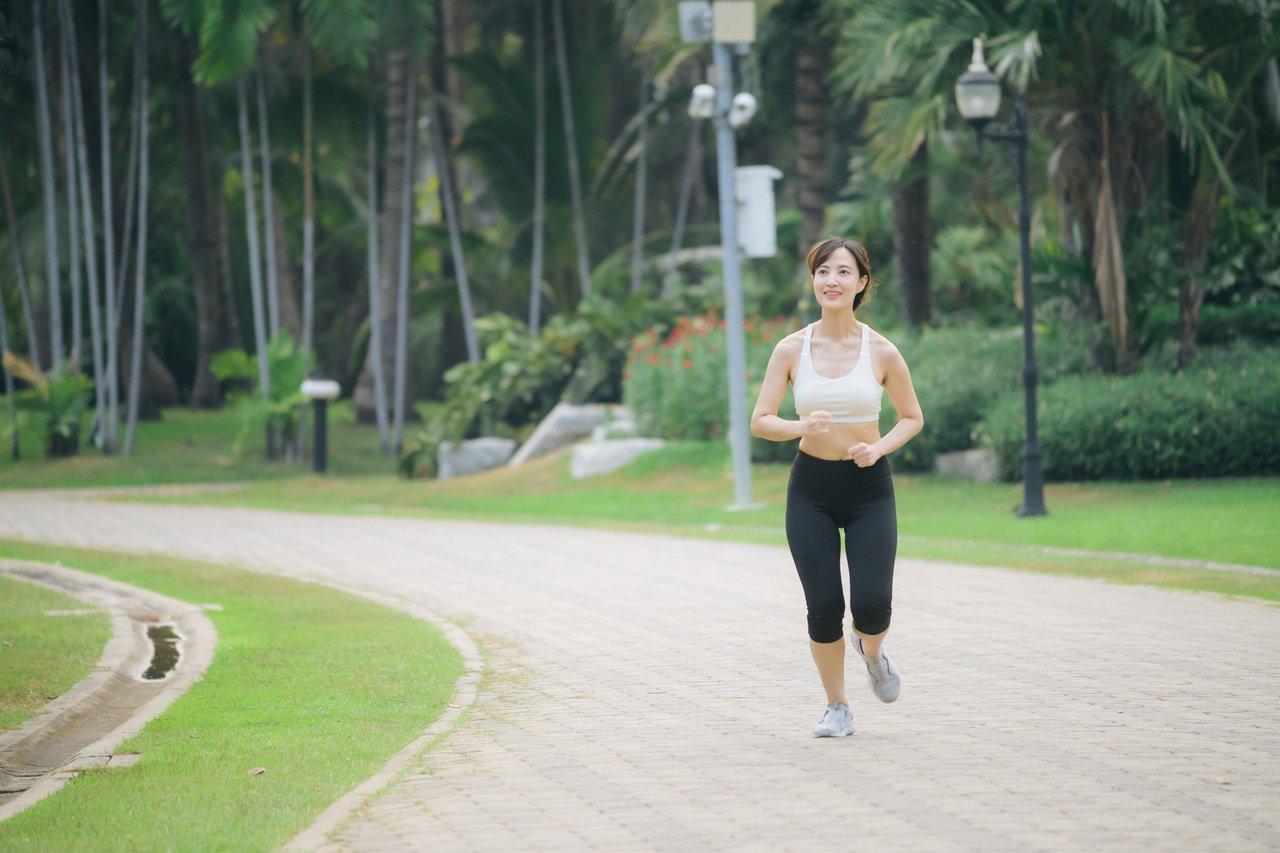 Intégrer l’activité physique sans effort dans son quotidien : méthodes simples et durables