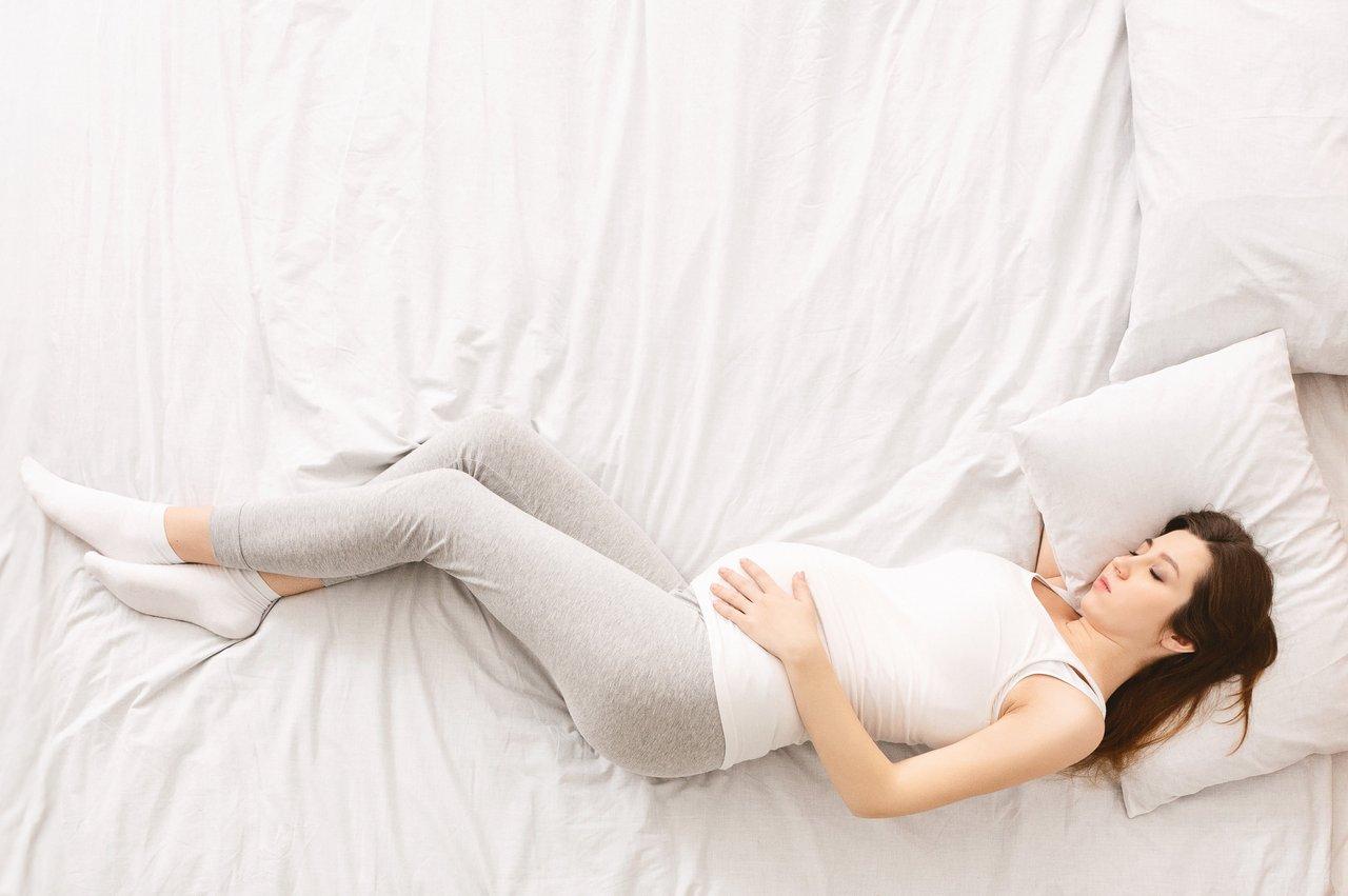 Schéma du cycle de sommeil illustrant les phases de sommeil léger, profond et paradoxal pour mieux comprendre le sommeil.