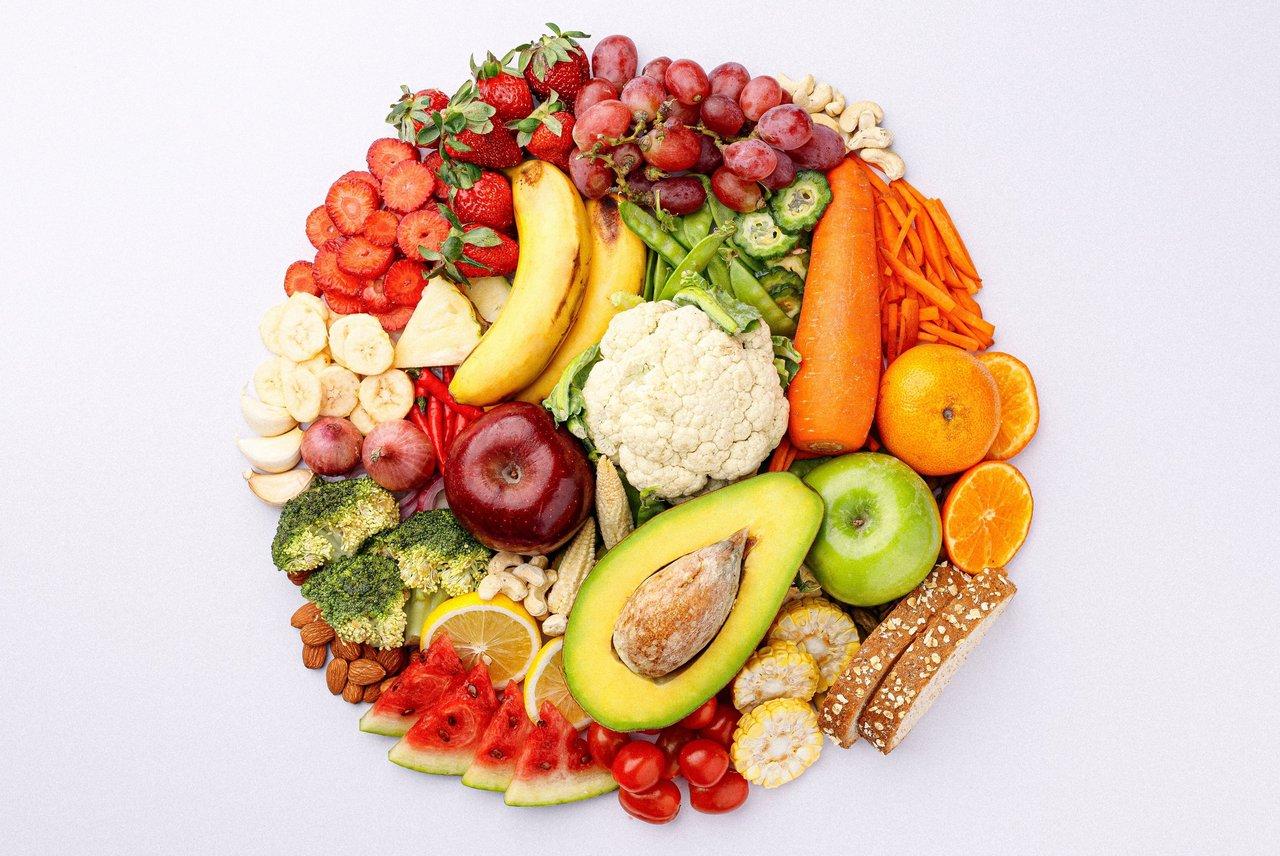 Une sélection de fruits et légumes colorés pour renforcer l'immunité hivernale et maintenir son énergie.